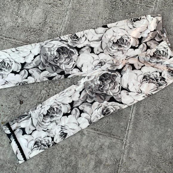 Central Falls Women Pant White/Black Floral Print Pant Size 6 Made USA - Picture 2 of 9